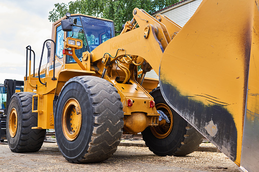 Skip Heavy Machine Skip Loaders: Heavy Equipment Inspection and Maintenance