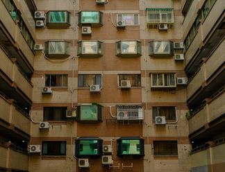 How To Choose a Focal Length and Aperture for Travel Photography